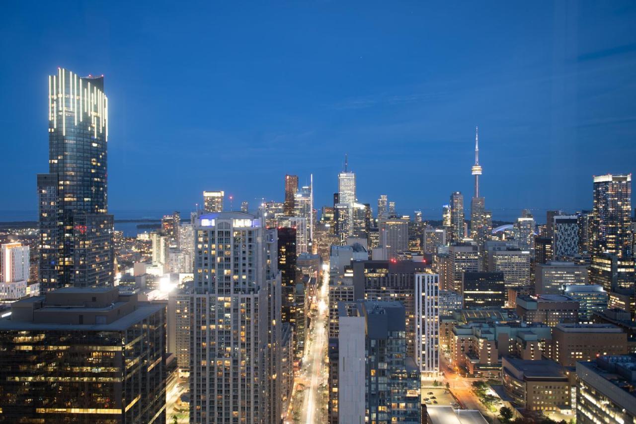 Great View High Rise In Central 토론토 외부 사진