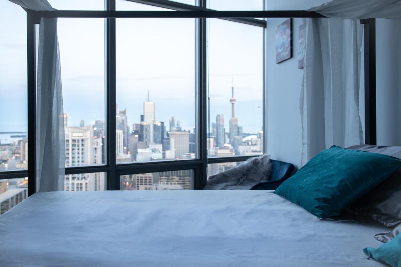 Great View High Rise In Central 토론토 외부 사진