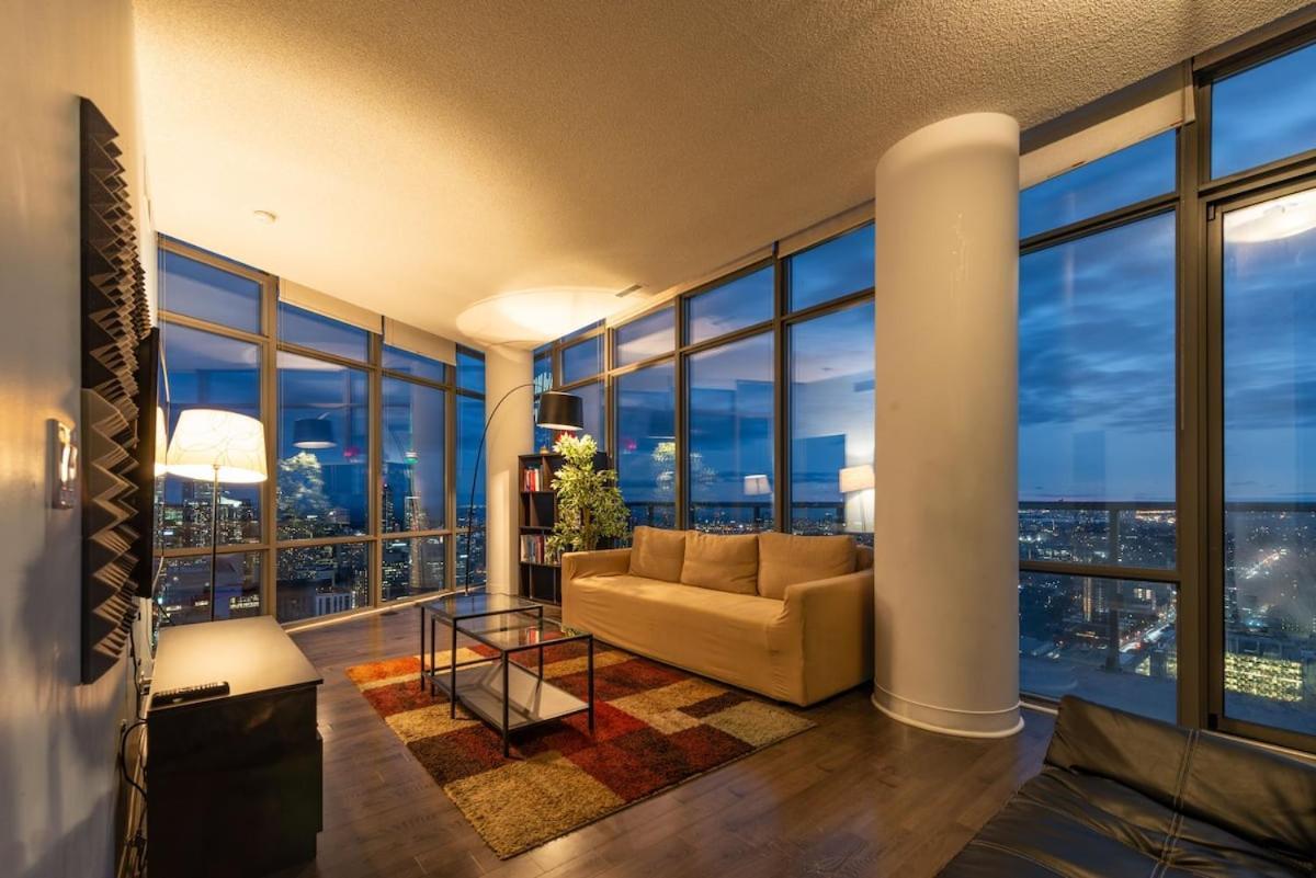 Great View High Rise In Central 토론토 외부 사진
