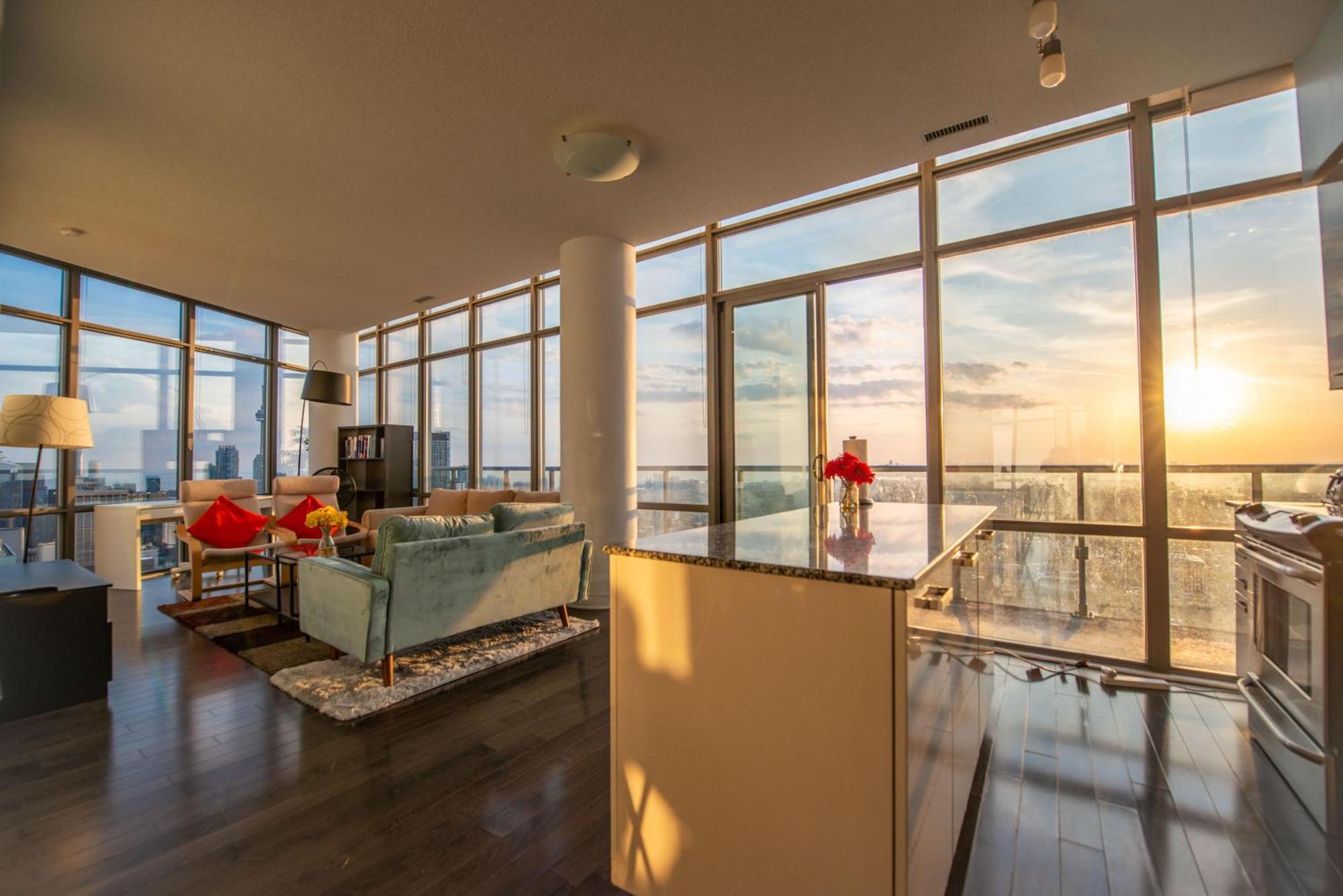 Great View High Rise In Central 토론토 외부 사진