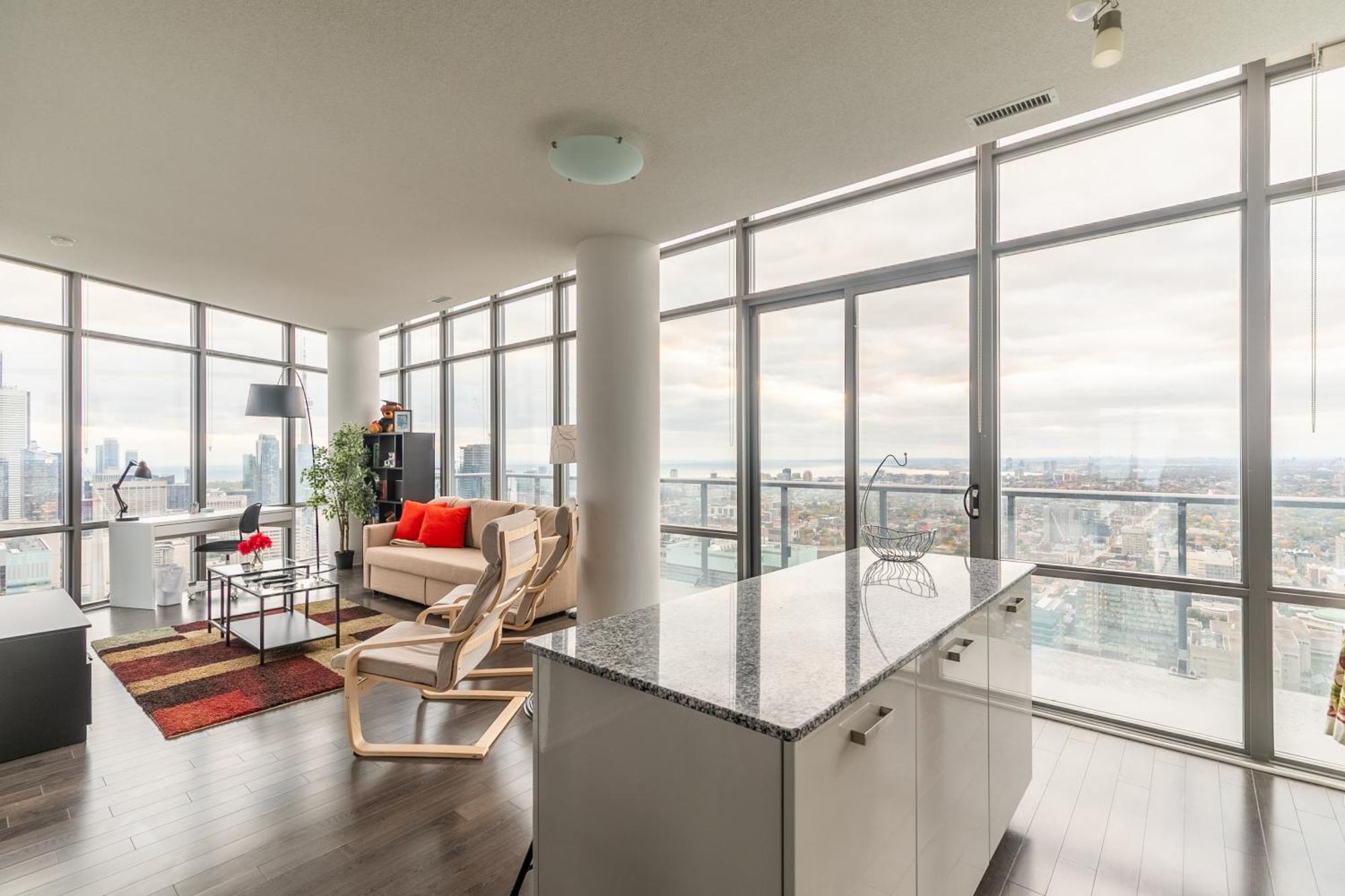 Great View High Rise In Central 토론토 외부 사진