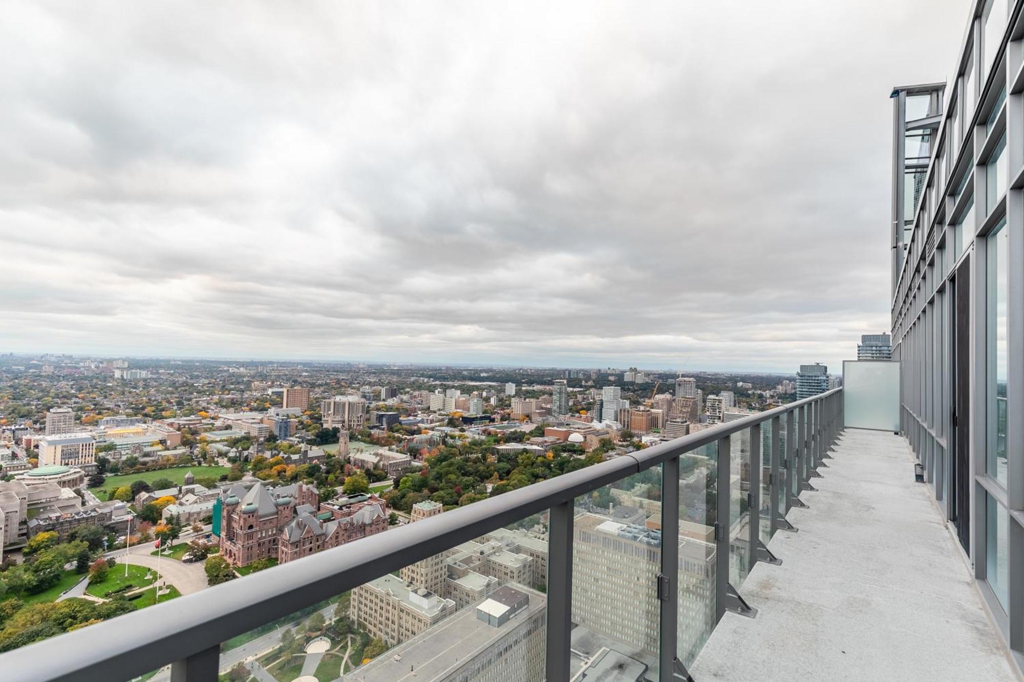 Great View High Rise In Central 토론토 외부 사진